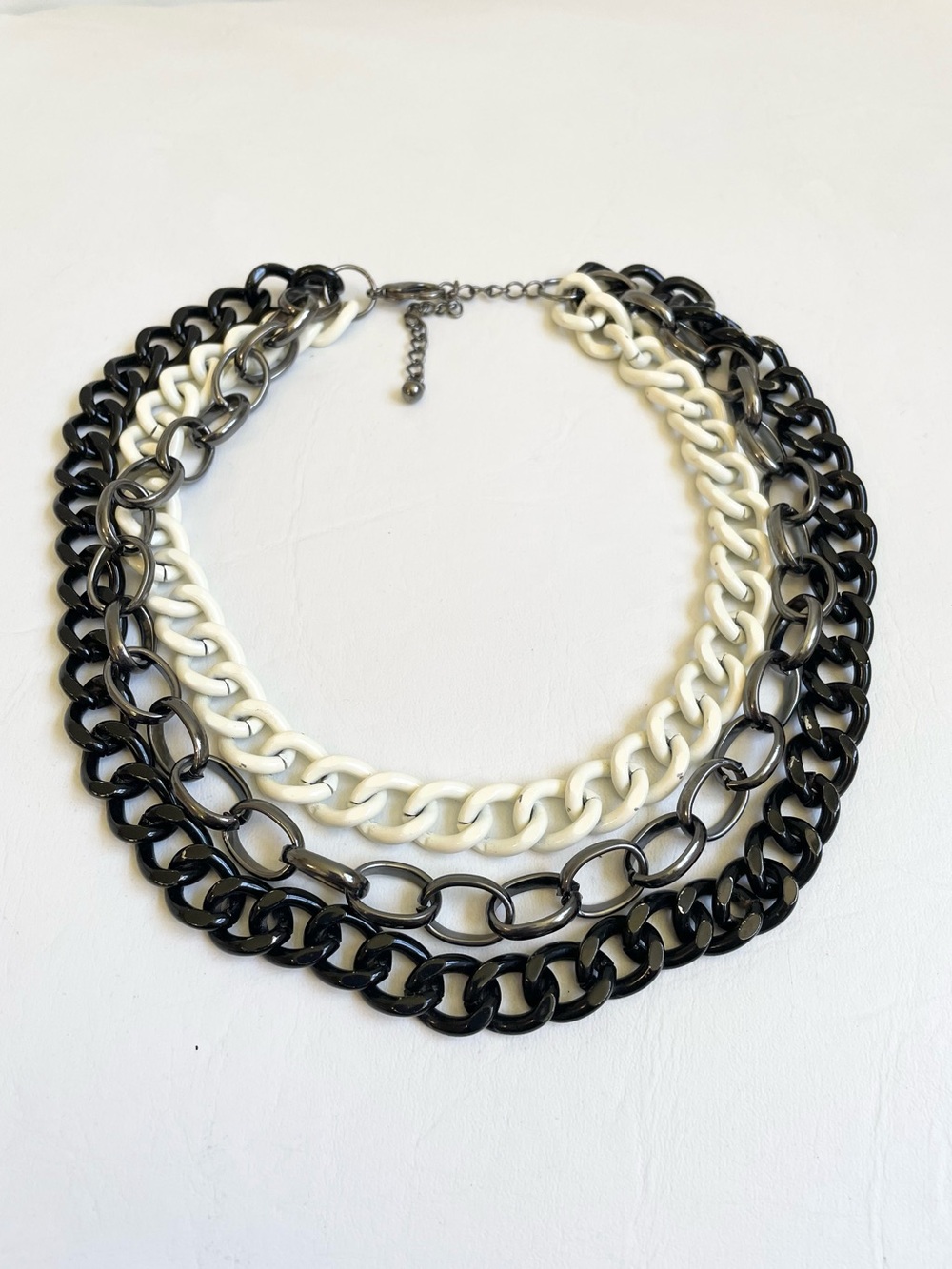 VINTAGE TRIPLE STRAND CHAIN LINK NECKLACE BLACK PEWTER CREAM CHUNKY ADJUSTABLE